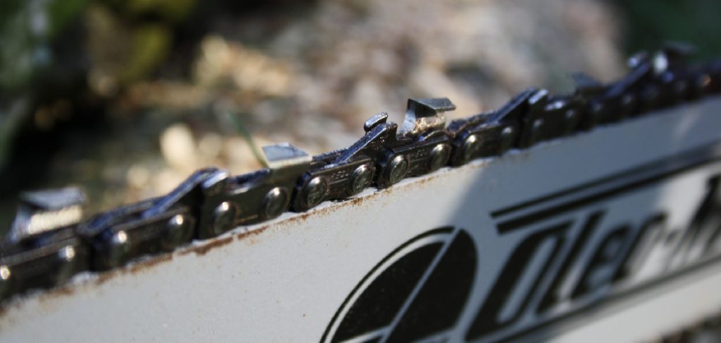 How to Untangle a Chainsaw Blade