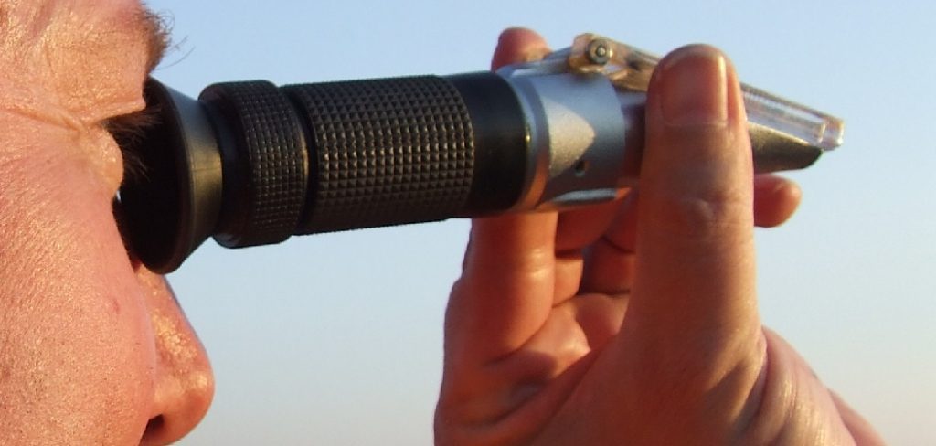 How to Use Refractometer