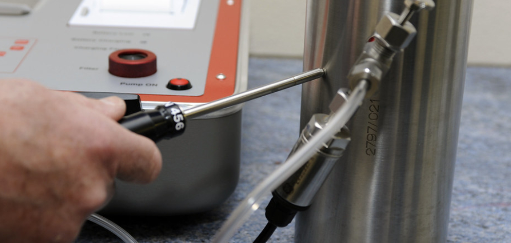 How to Use a Cylinder Leakage Tester